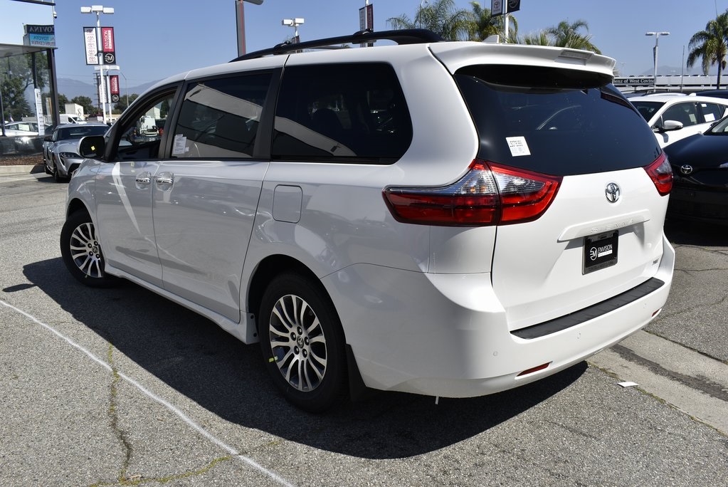 New 2020 Toyota Sienna XLE 4D Passenger Van in West Covina